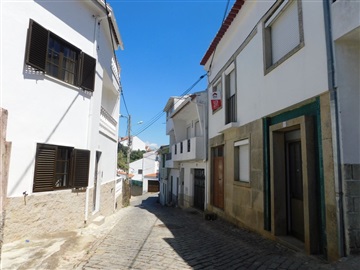 Viviendas Adosadas en barrio T4 / Fundão, Souto da Casa